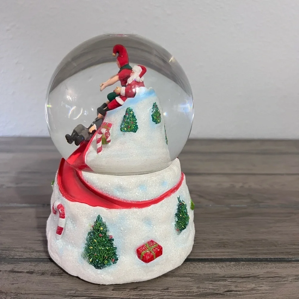 Hallmark Vintage 2006 A Christmas Story Snow Globe 